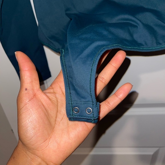 Abercrombie & Fitch Plunge Button-Snap Bodysuit - Picture 5 of 7